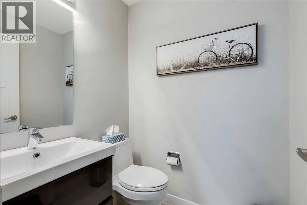 24 Coachway Green SW