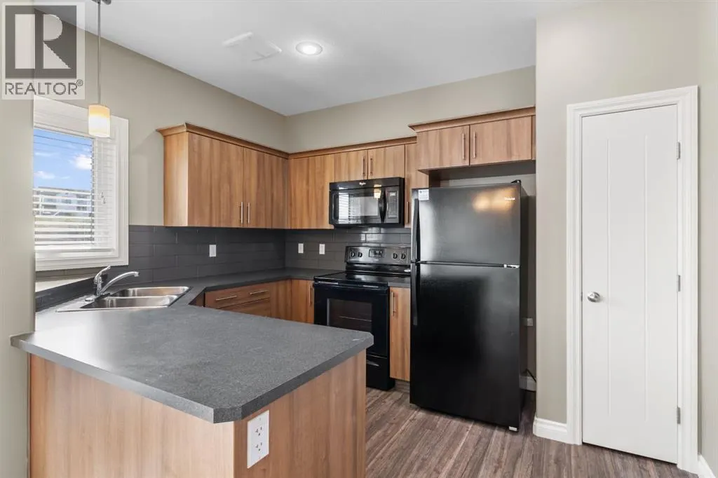 7 Crestview Boulevard