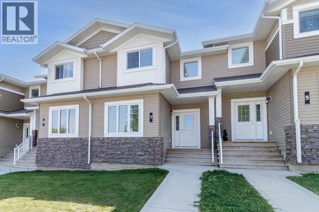 7 Crestview Boulevard