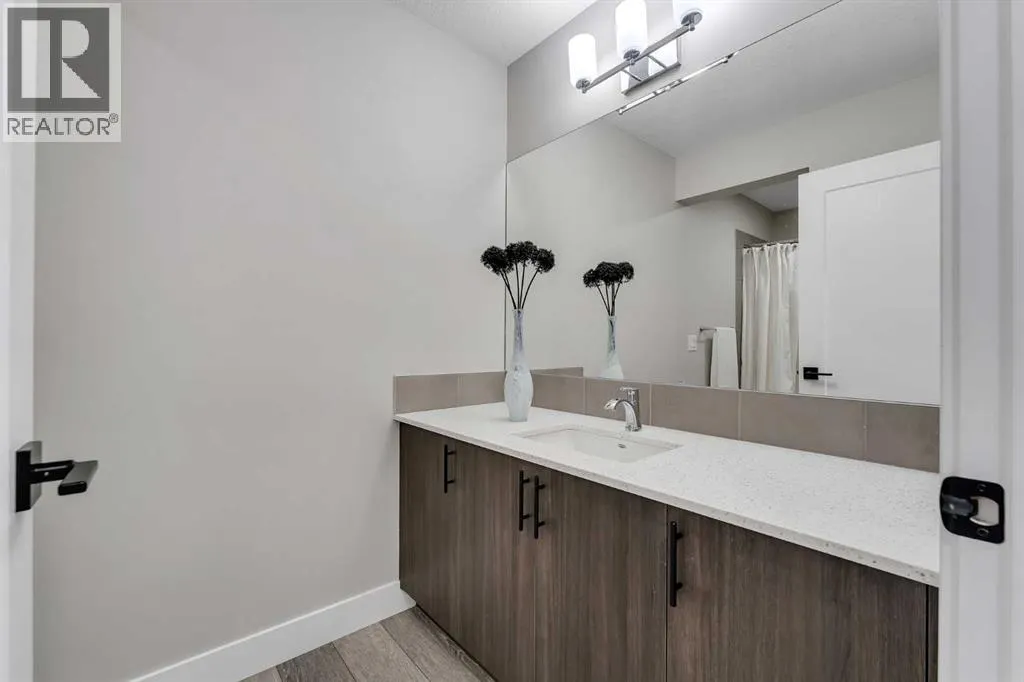 1209 Chinook Gate Bay SW