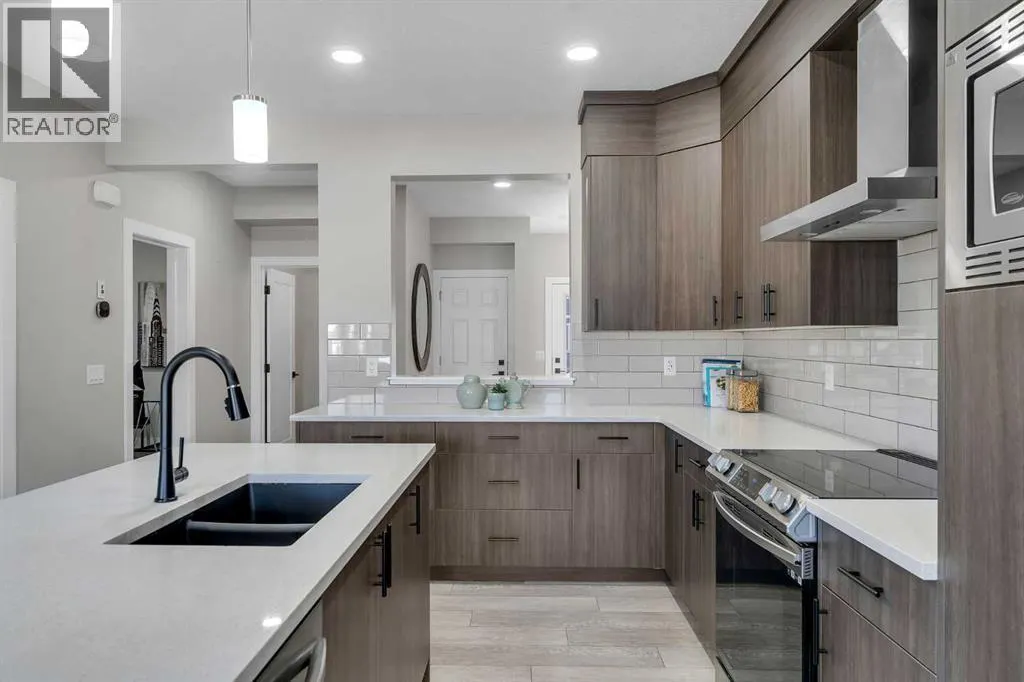 1209 Chinook Gate Bay SW