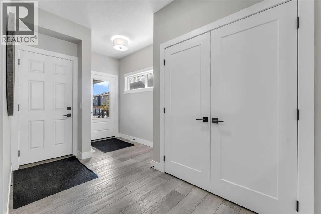 1209 Chinook Gate Bay SW