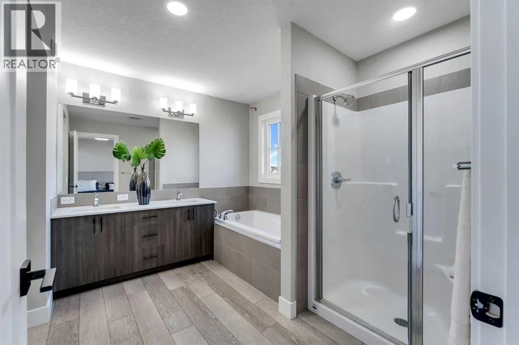 1209 Chinook Gate Bay SW