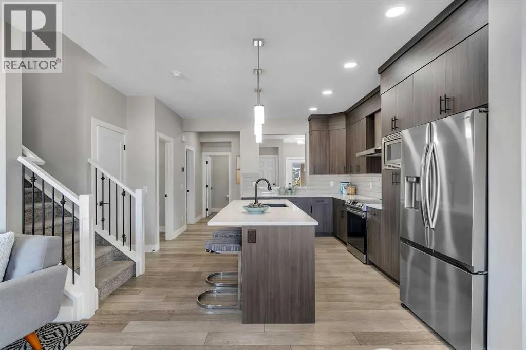 1209 Chinook Gate Bay SW