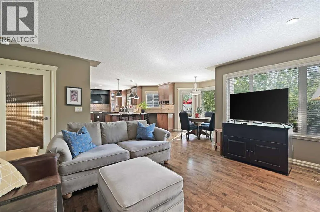 41 Strathridge Crescent SW