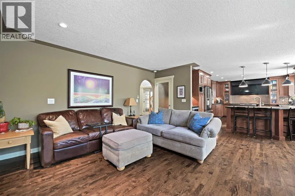 41 Strathridge Crescent SW