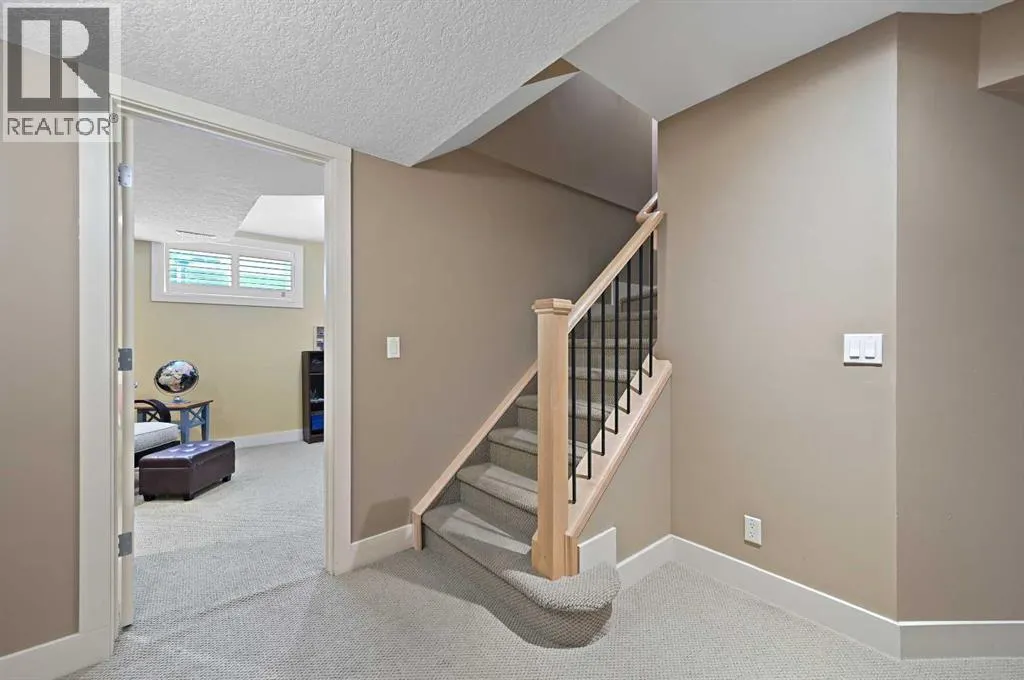 41 Strathridge Crescent SW
