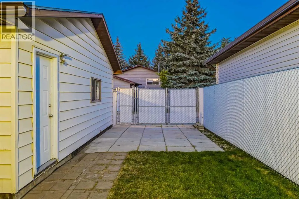 128 Bermuda Drive NW