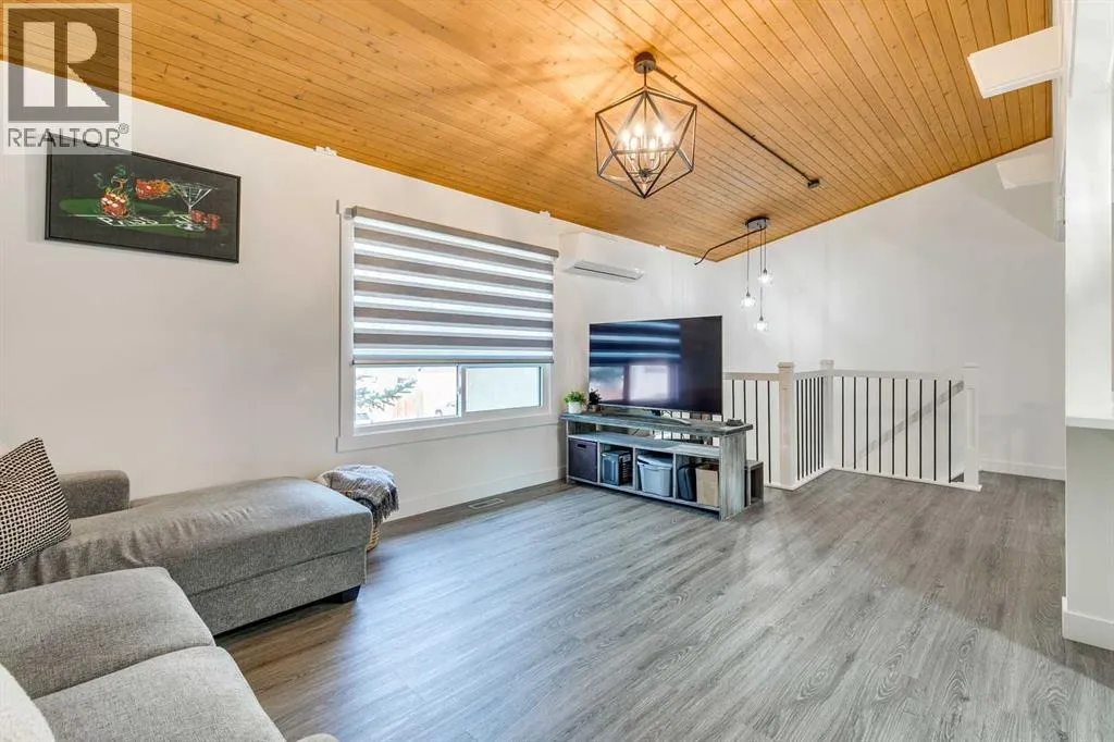 1004, 11010 Bonaventure Drive SE