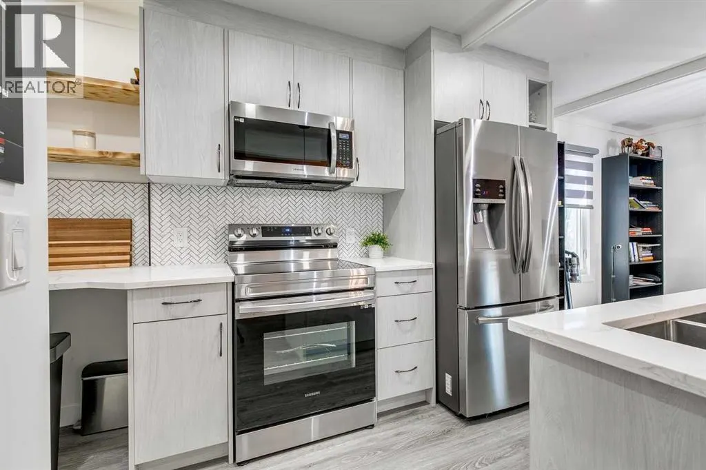 1004, 11010 Bonaventure Drive SE