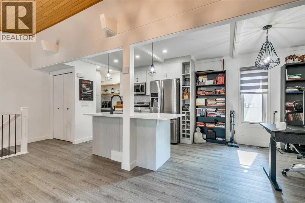 1004, 11010 Bonaventure Drive SE