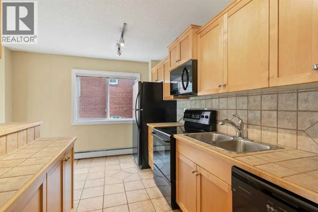204, 920 Royal Avenue SW