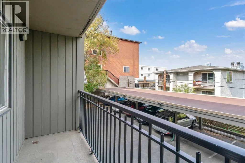 204, 920 Royal Avenue SW