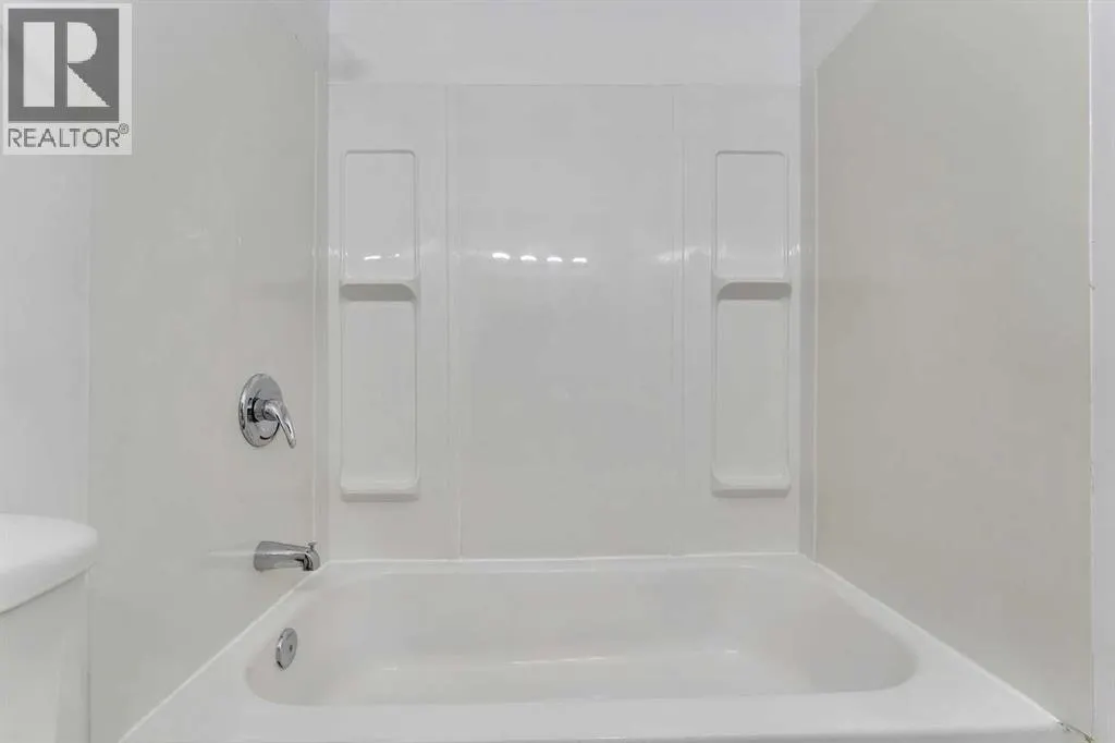 105 Pinemont Bay NE