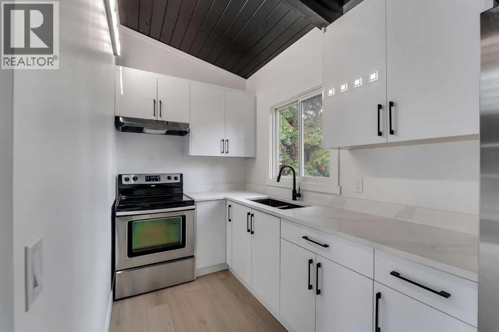 105 Pinemont Bay NE