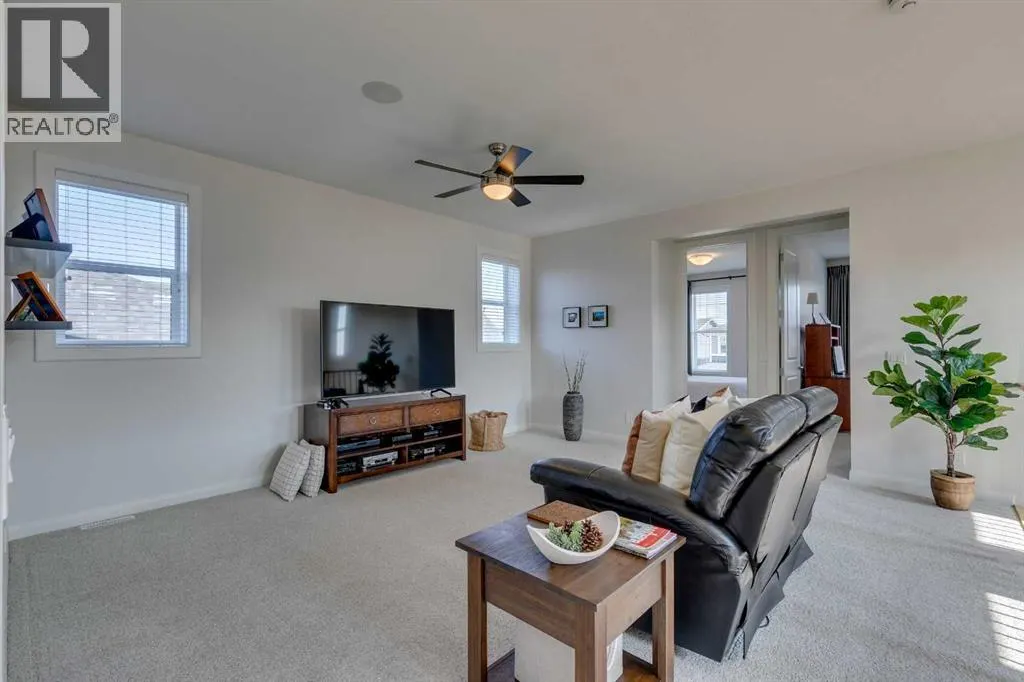 64 Crestbrook View SW