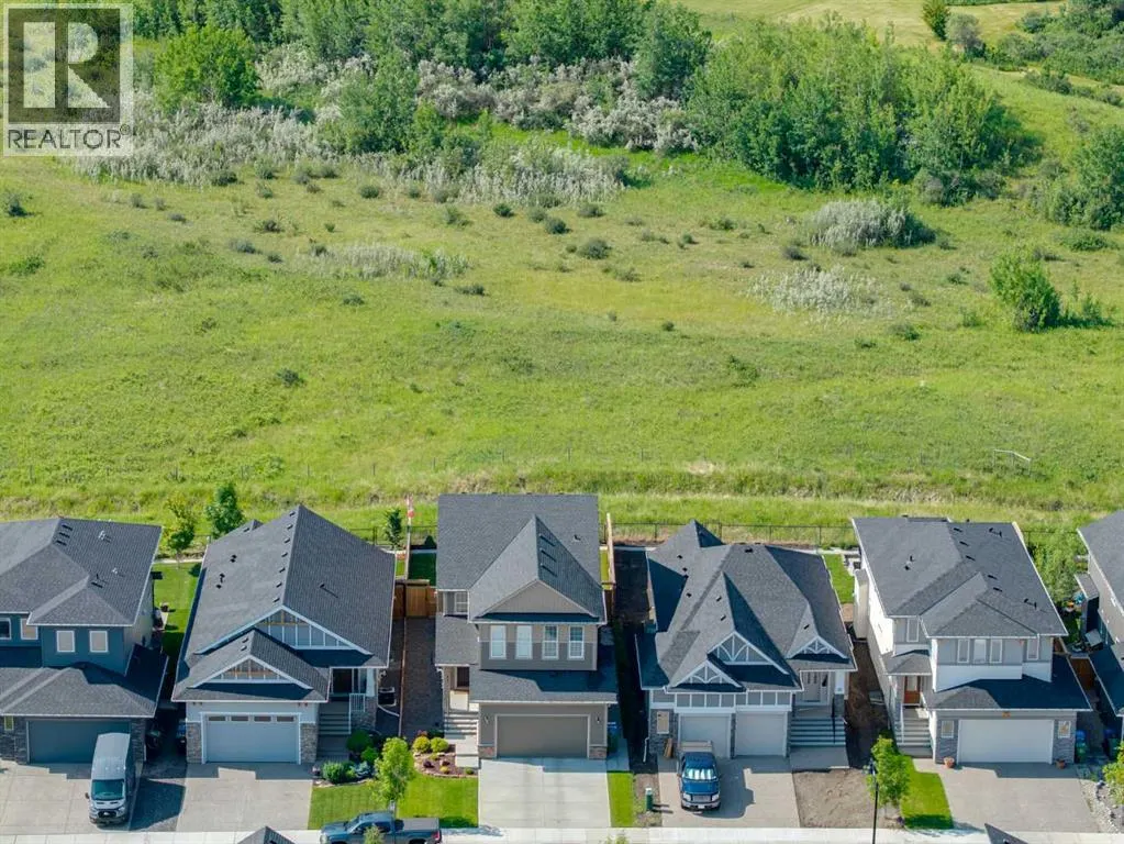 64 Crestbrook View SW