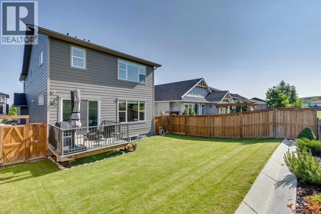64 Crestbrook View SW