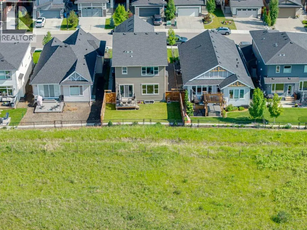 64 Crestbrook View SW