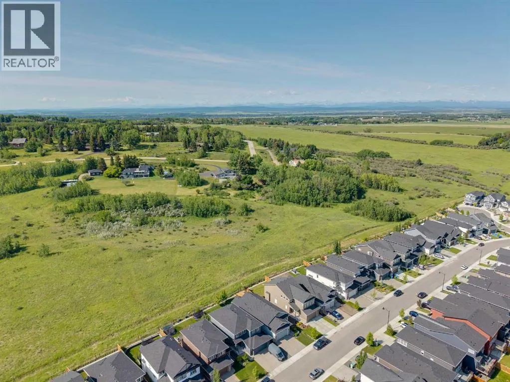 64 Crestbrook View SW