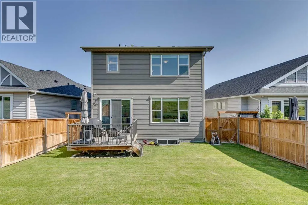 64 Crestbrook View SW