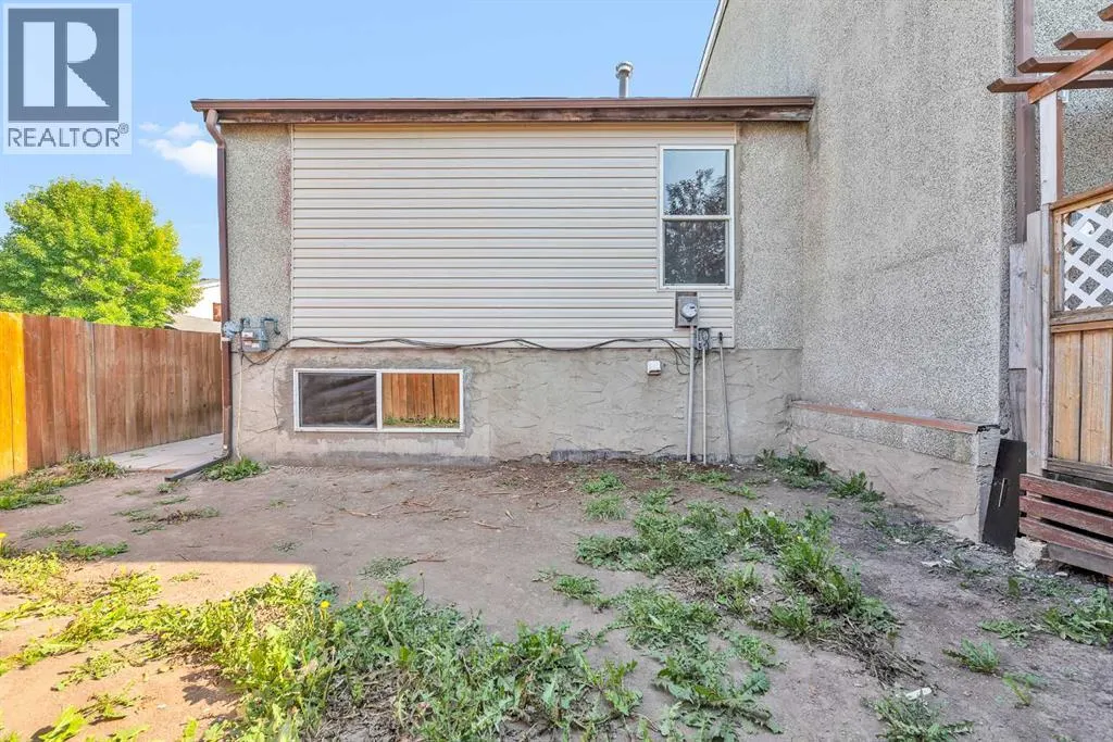 224 Pensville Close SE