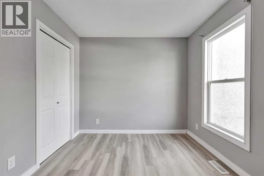 224 Pensville Close SE