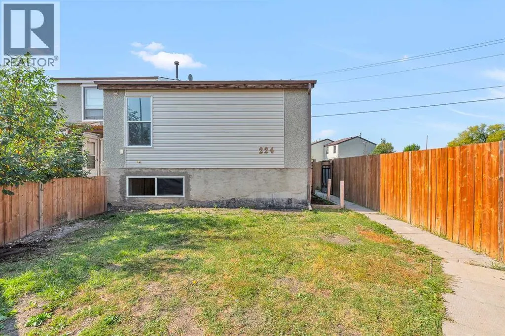 224 Pensville Close SE