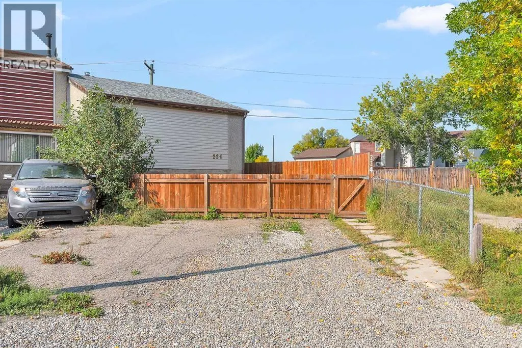 224 Pensville Close SE