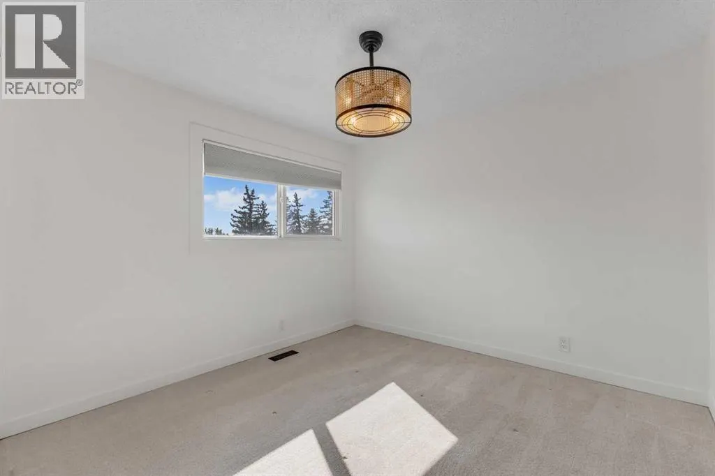 14, 200 Shawnessy Drive SW