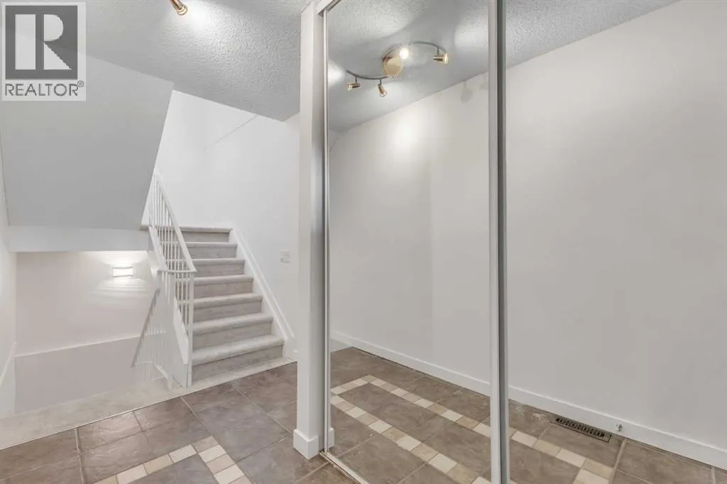14, 200 Shawnessy Drive SW
