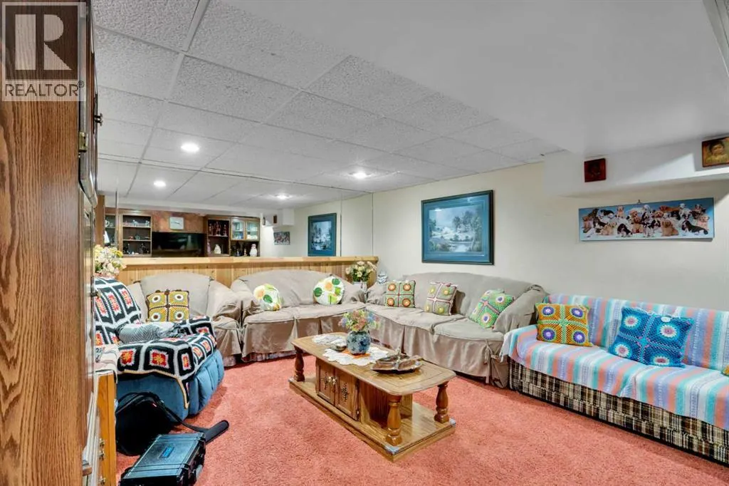 13 Falworth Way NE