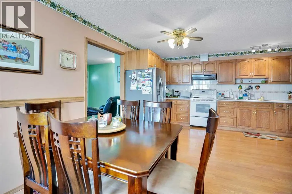 13 Falworth Way NE