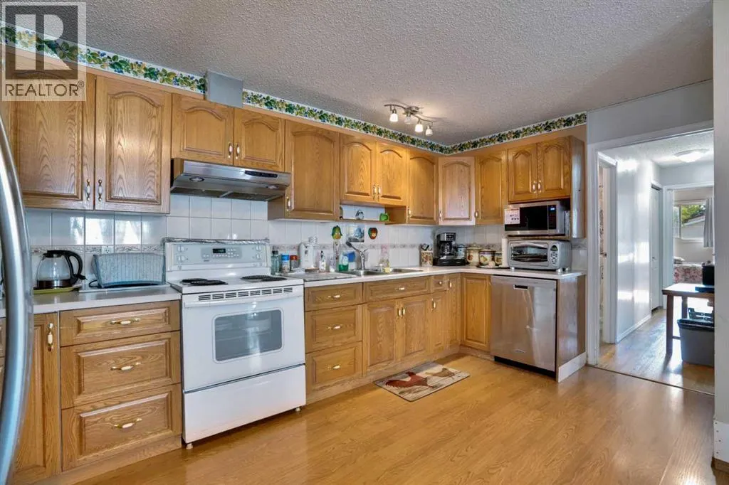 13 Falworth Way NE