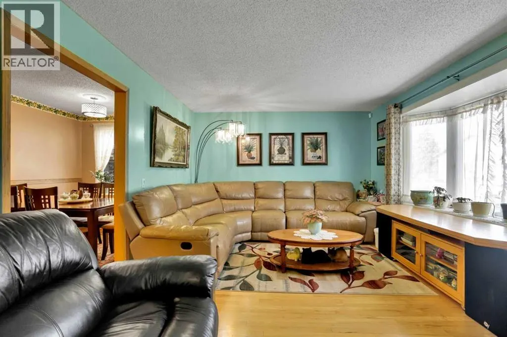 13 Falworth Way NE
