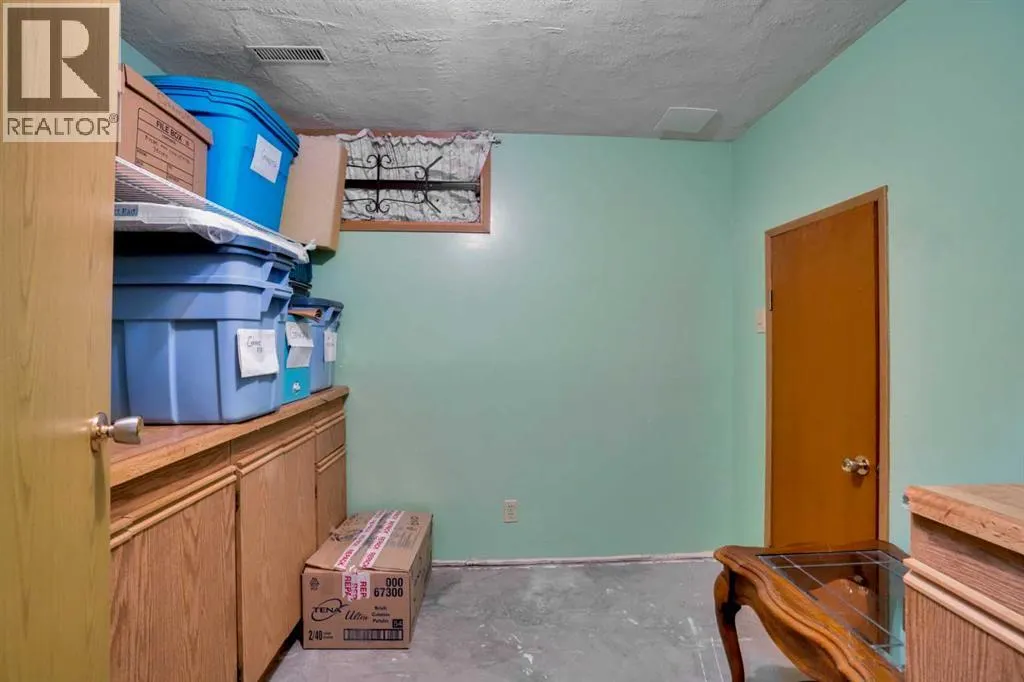 13 Falworth Way NE