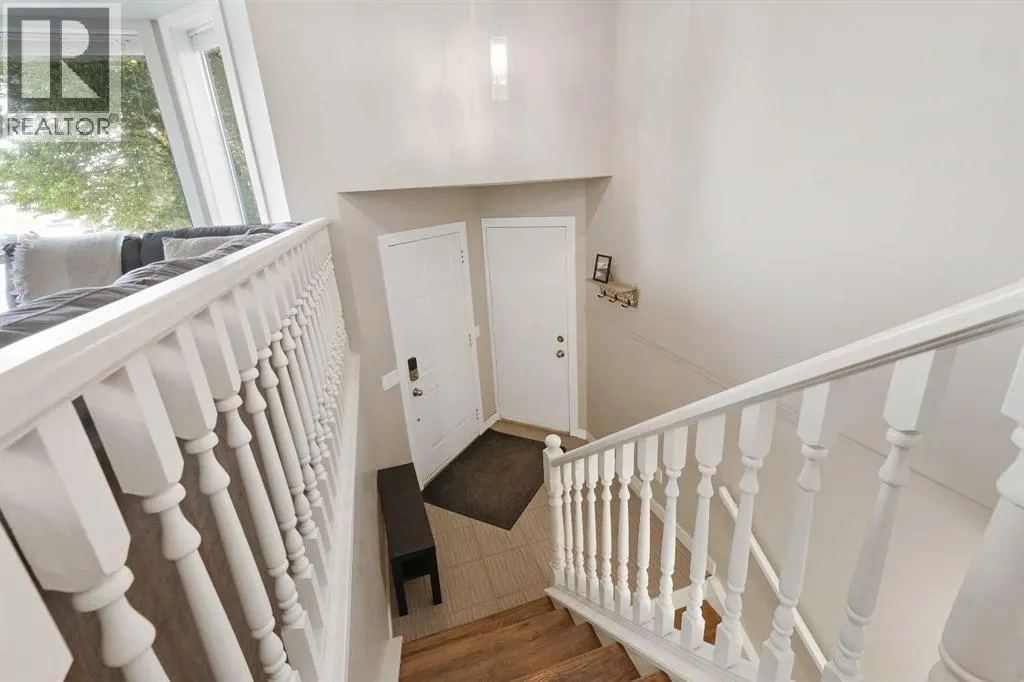 32 Rivercroft Close SE