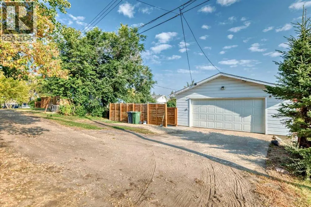 5001 44 Ave