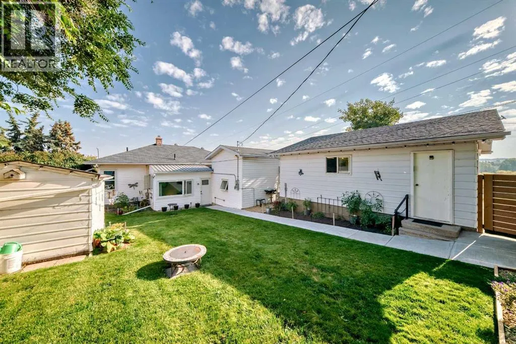 5001 44 Ave