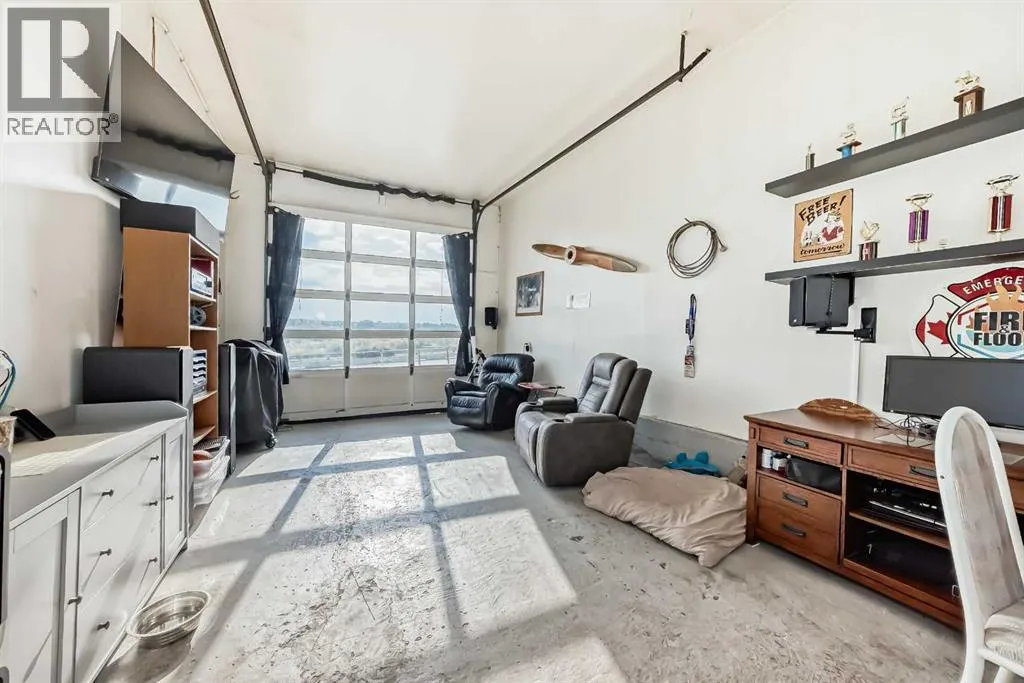 5001 44 Ave