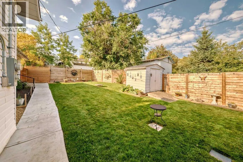 5001 44 Ave