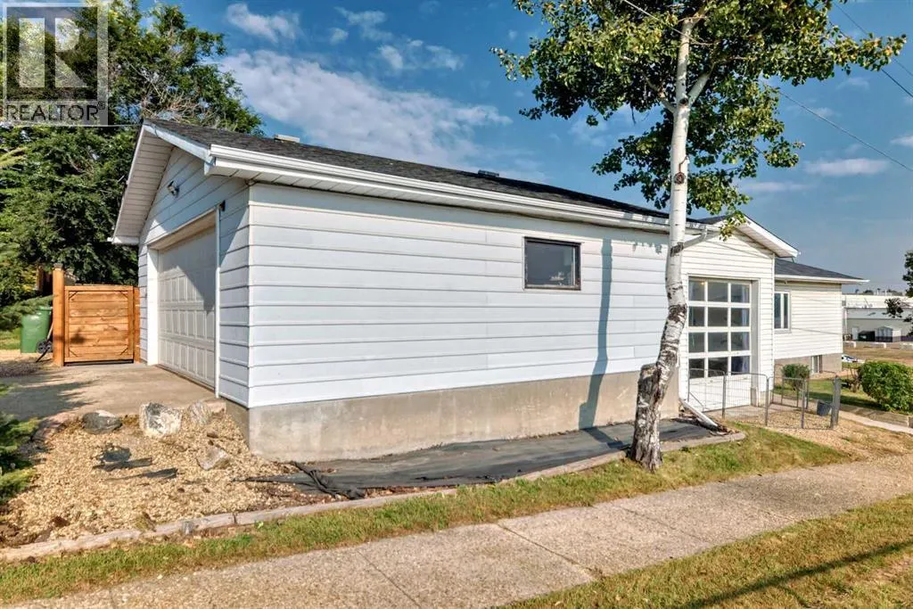 5001 44 Ave