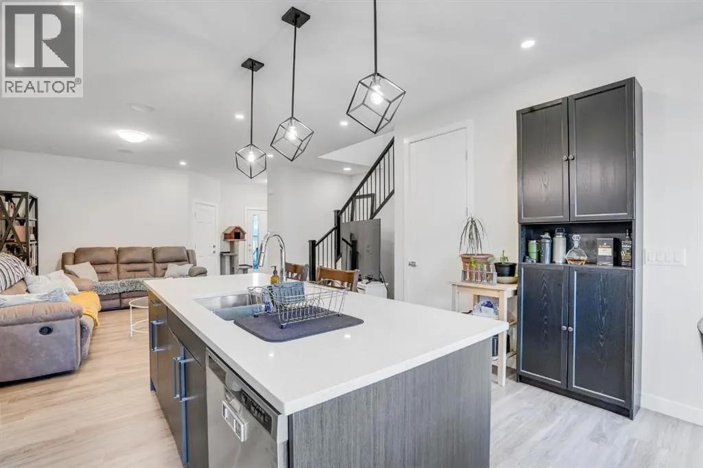 28 Midtown Close SW