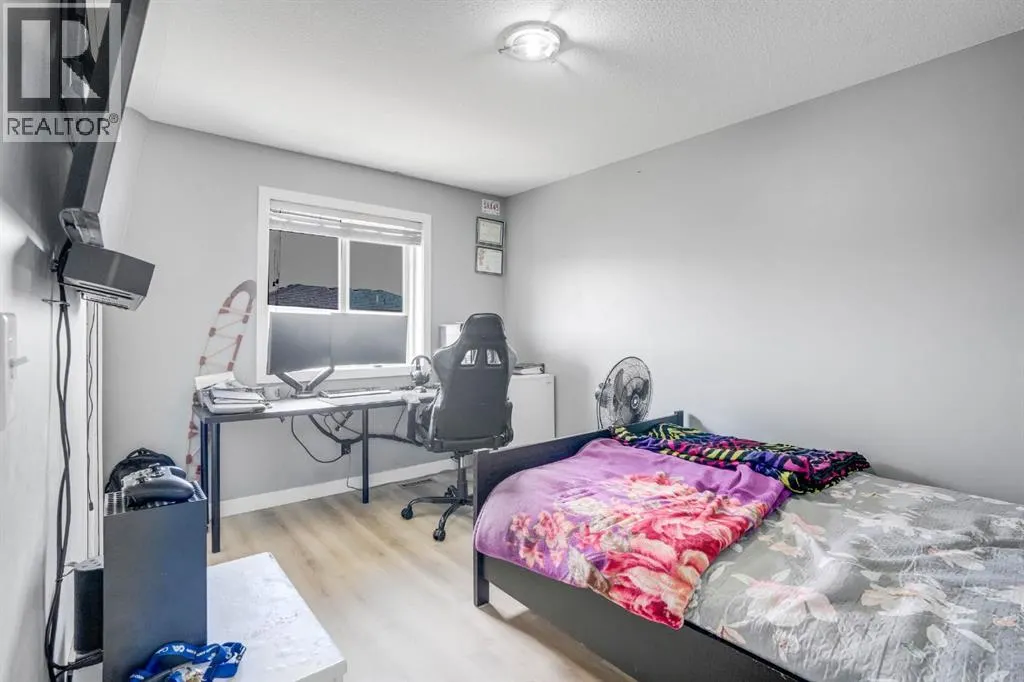 28 Midtown Close SW