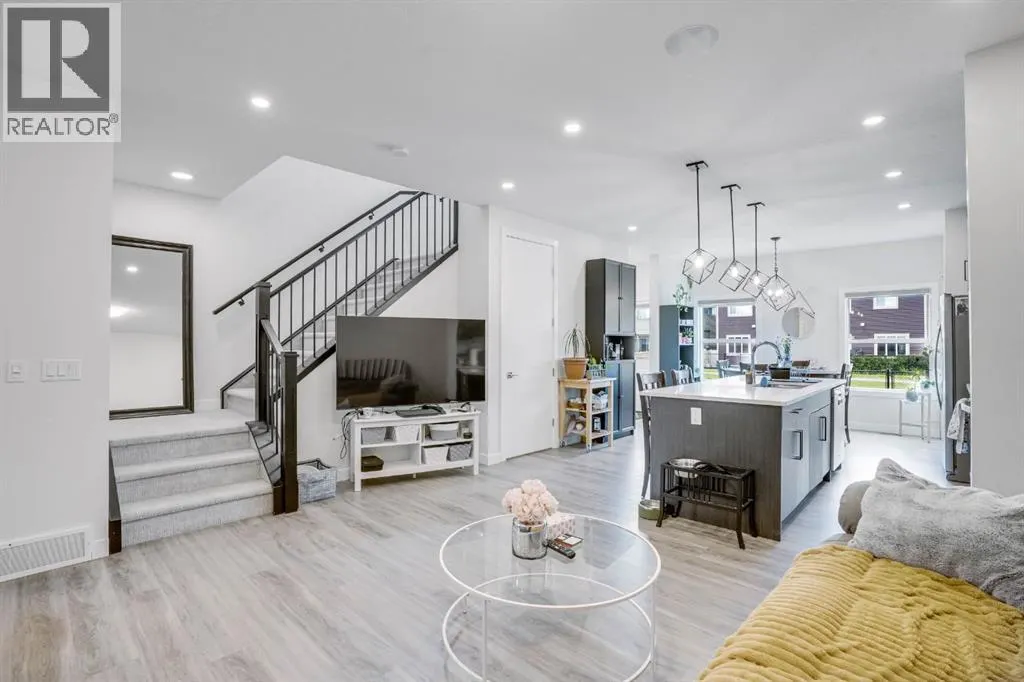 28 Midtown Close SW