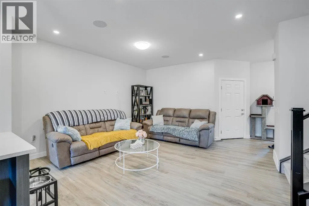 28 Midtown Close SW