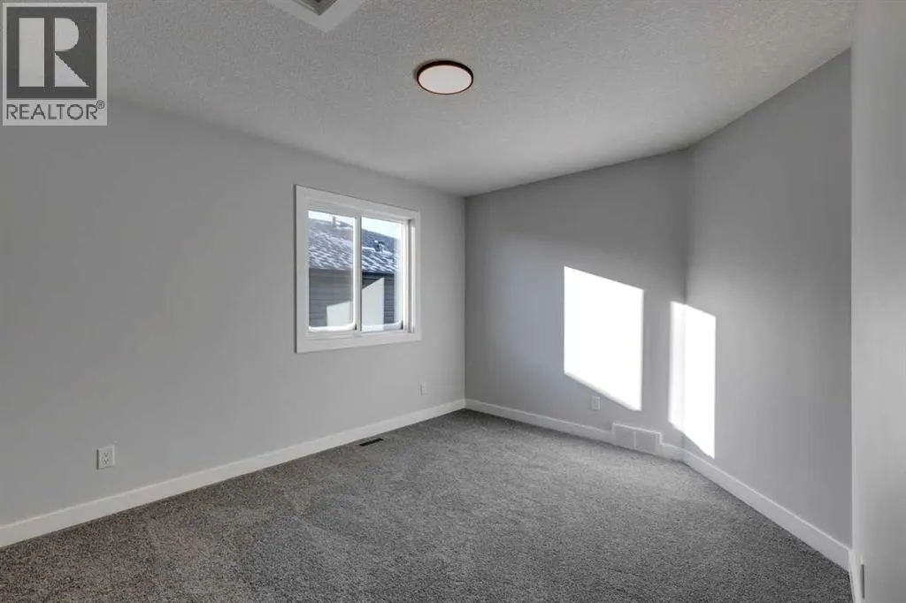 180 Sora Terrace SE
