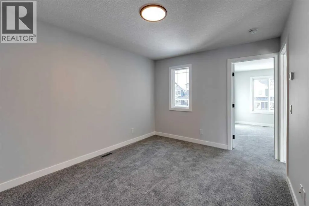 180 Sora Terrace SE