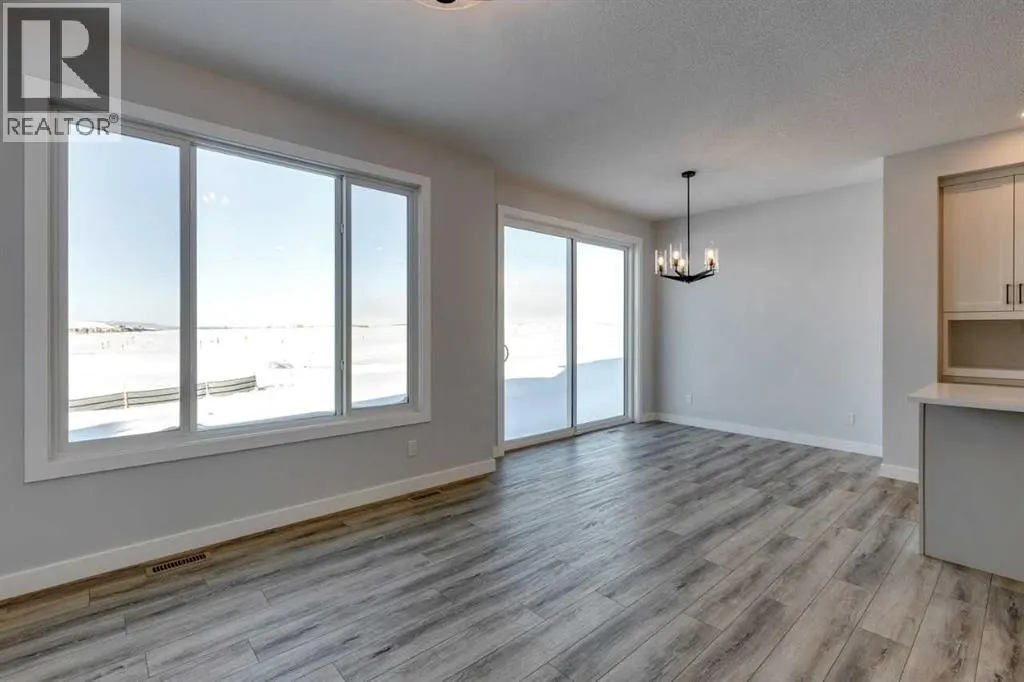 180 Sora Terrace SE