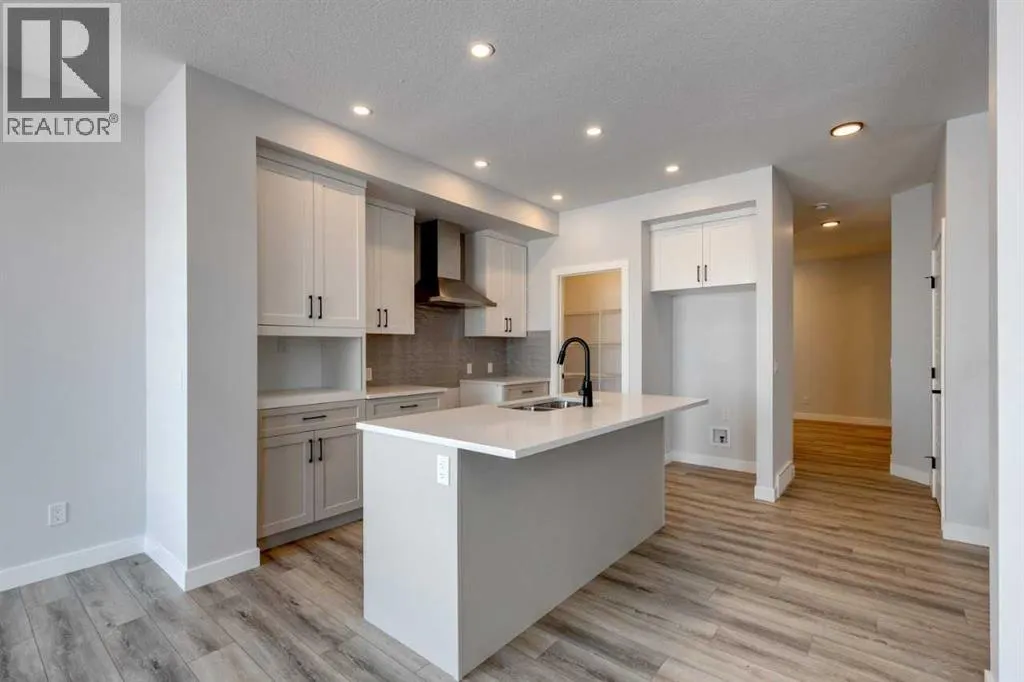180 Sora Terrace SE